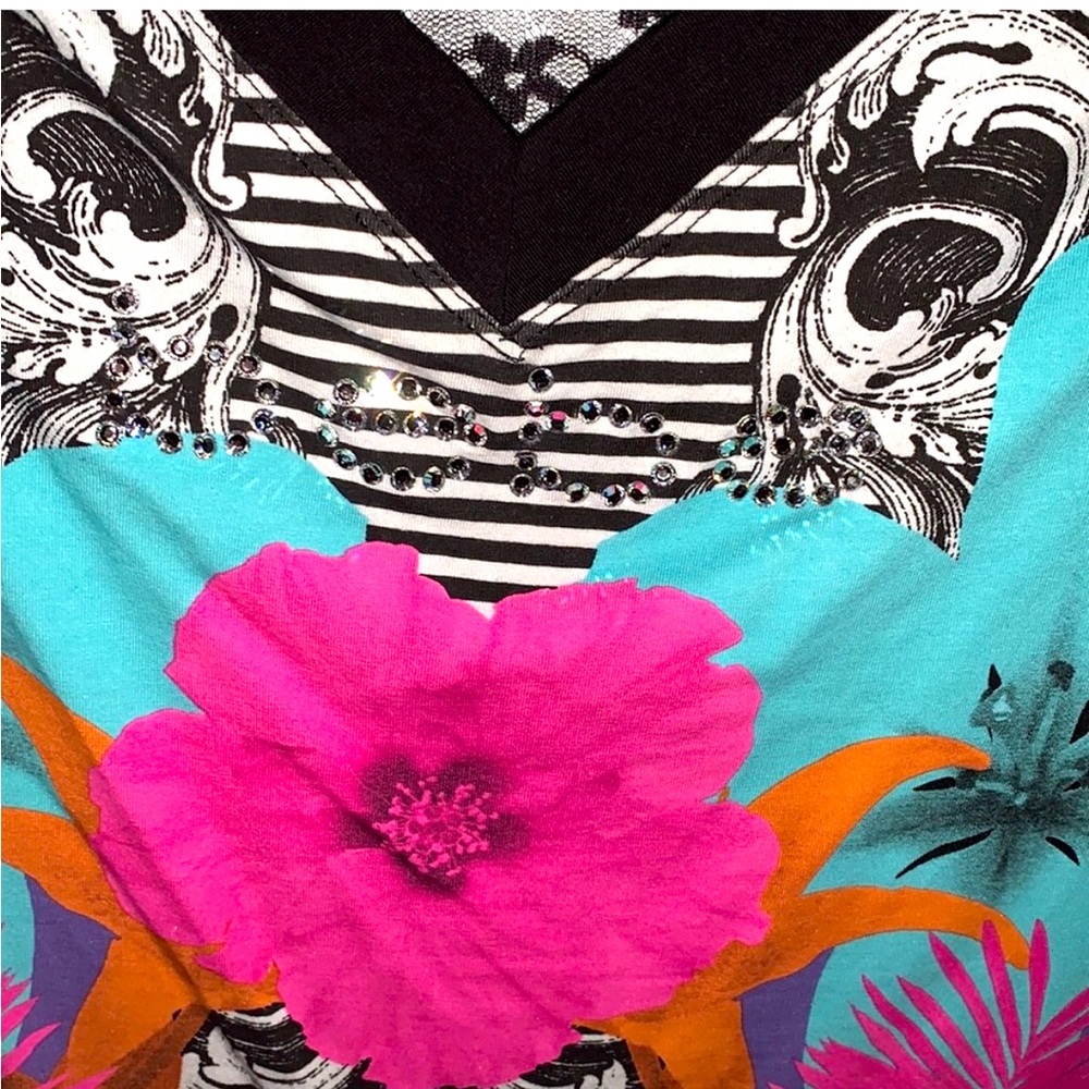Bebe Swarovski Rhinestone Black Lace Back*Floral Pattern Shirt size XS